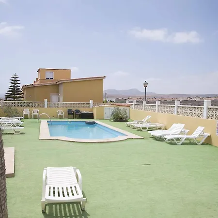 Lightbooking Pool & Cool Ferienhaus *
